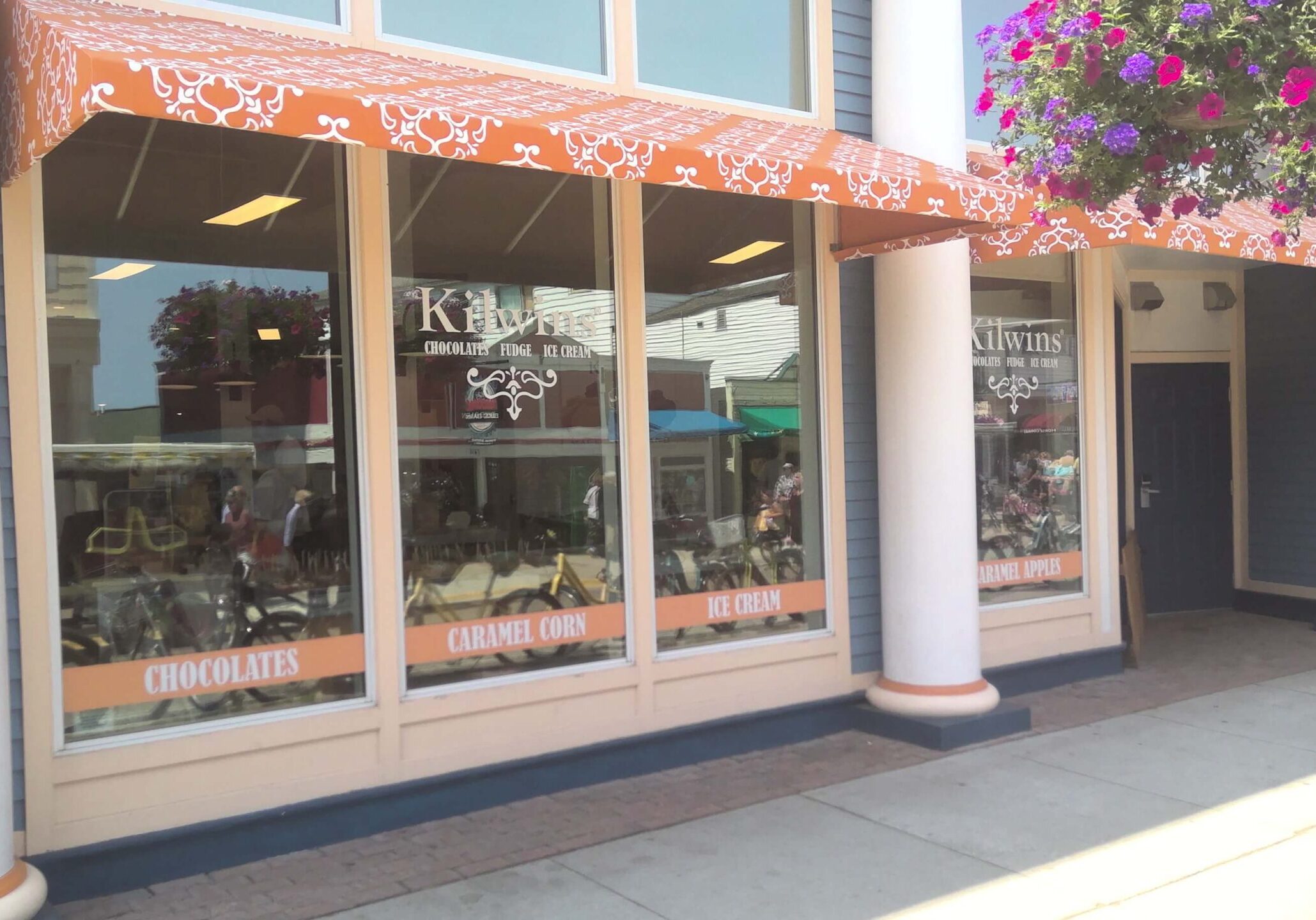 Kilwins chocolate and ice cream shop storefront