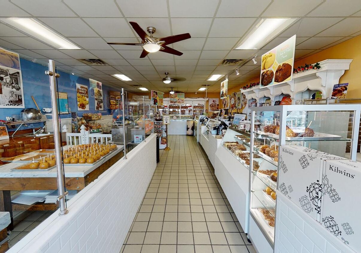 Frankfort, MI Kilwins storefront